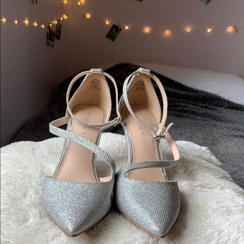 new pointed toe heels